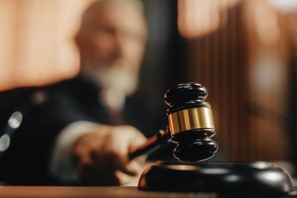 Importance de la signification de jugement par huissier à Huy