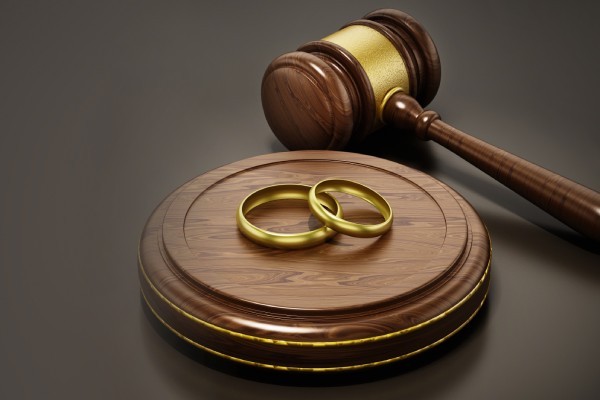 Signifier un jugement de divorce par huissier à Waremme 